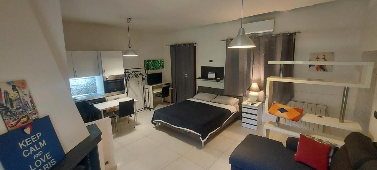 Appartamento Suite Deluxe Climatiz Cucina Giardino Wifi Smart Tv Amazon Prime Video Inclusi Aci Bonaccorsi Eksteriør bilde