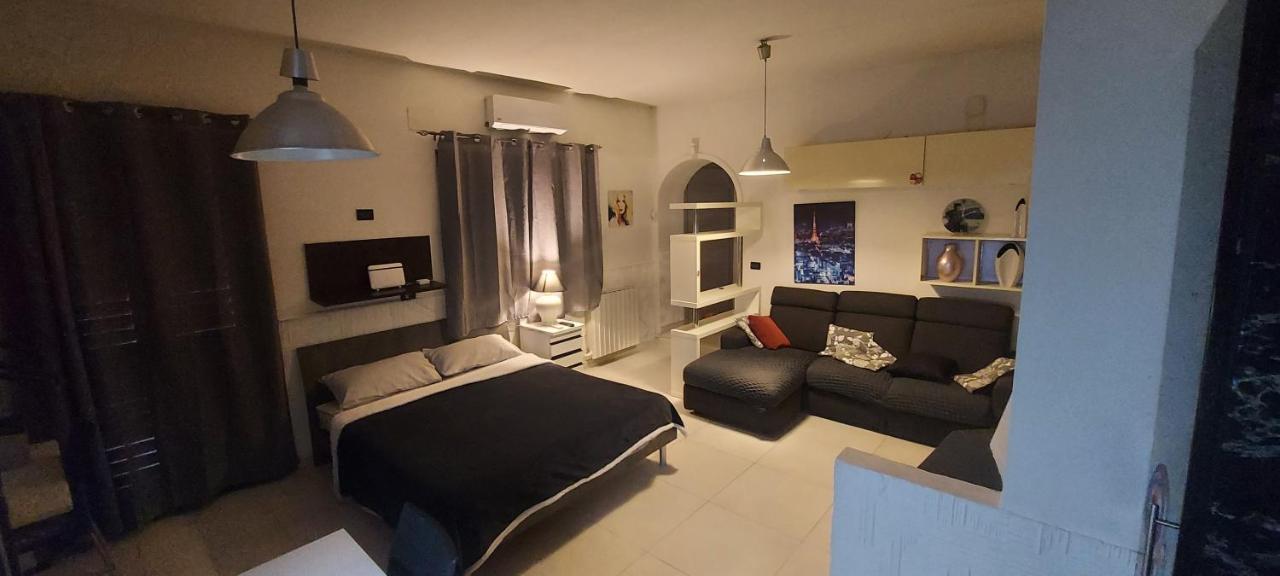 Appartamento Suite Deluxe Climatiz Cucina Giardino Wifi Smart Tv Amazon Prime Video Inclusi Aci Bonaccorsi Eksteriør bilde